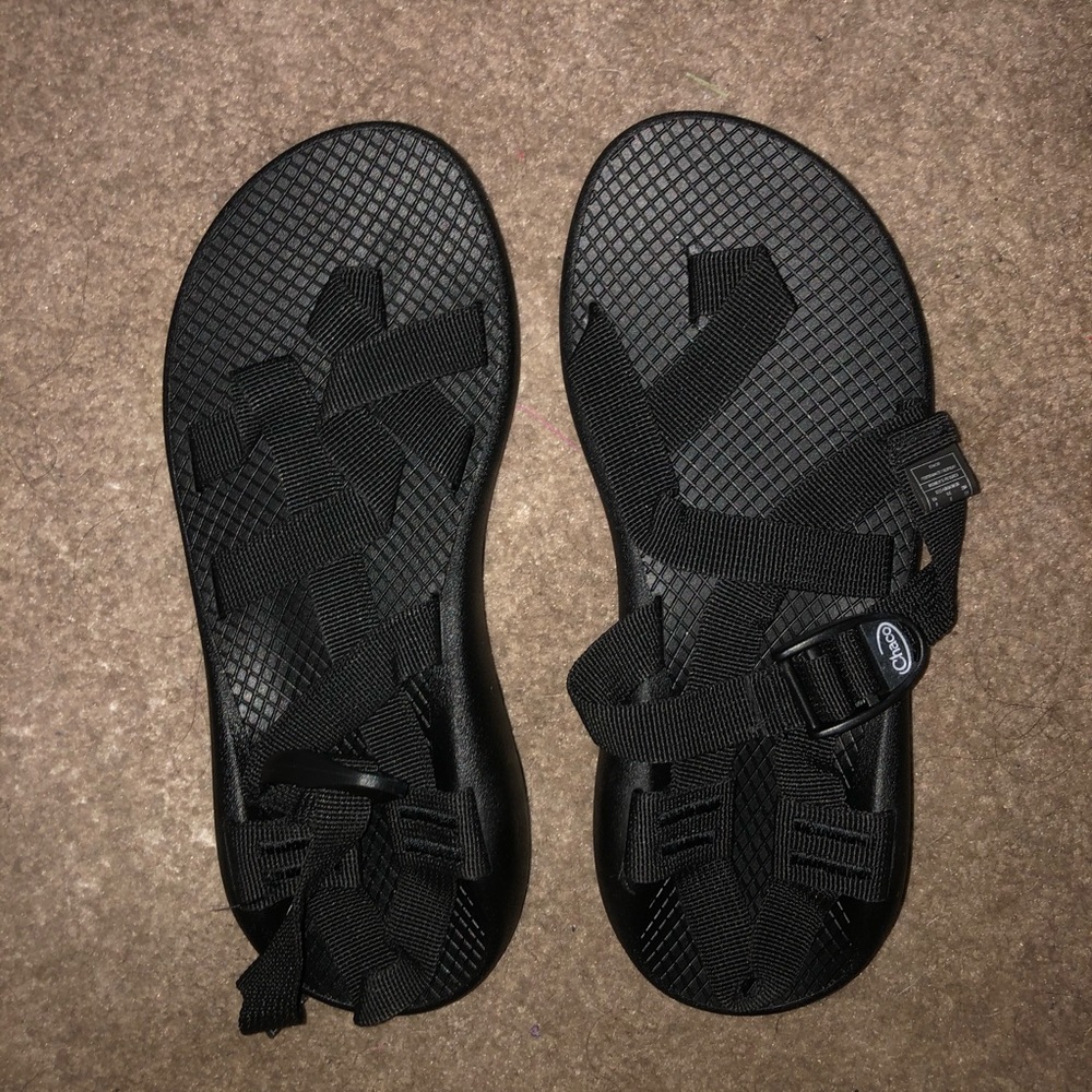 Black Chacos W/ Toe Strap Size 8 NWOT